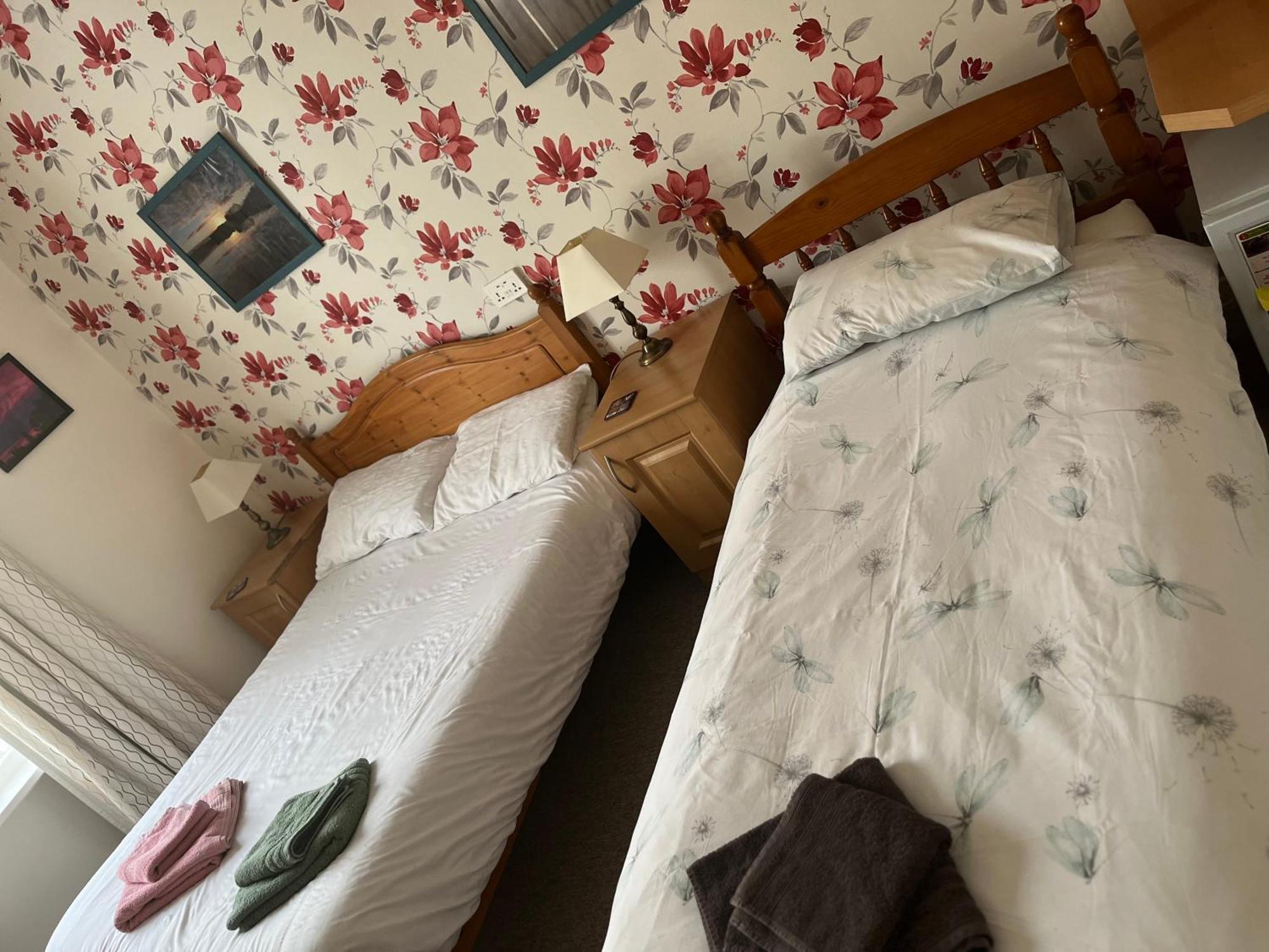Bed and Breakfast Webb'S Of Glomel Екстер'єр фото