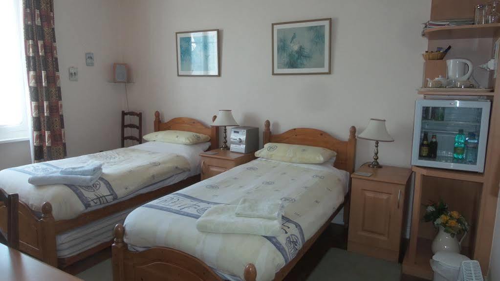 Bed and Breakfast Webb'S Of Glomel Екстер'єр фото